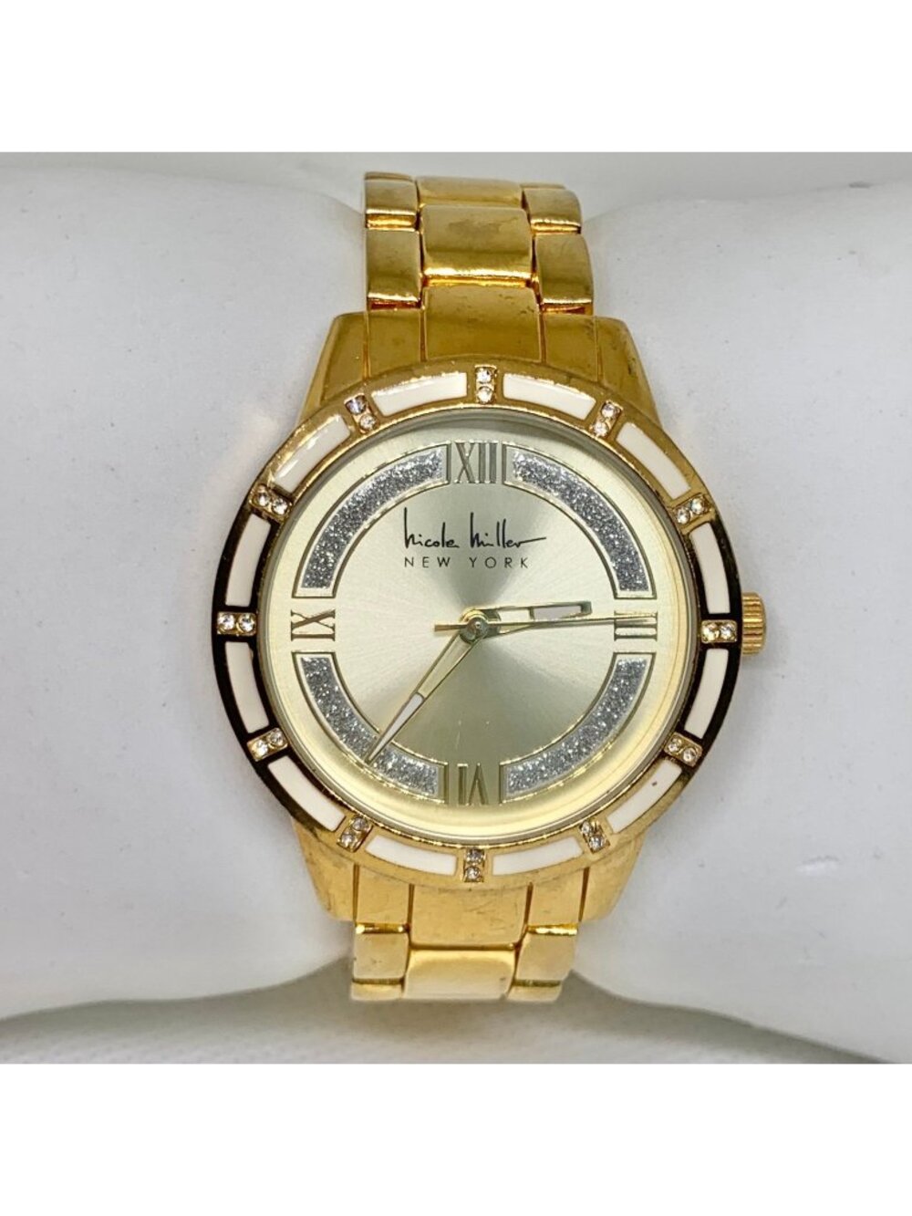 Nicole Miller New York women watch 36mm Gold tone Dial Quartz Watch 6” running